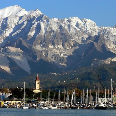 Between Pisa And 5 Terre Марина-ди-Каррара Экстерьер фото